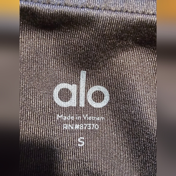 ALO Yoga Charcoal Leggings - Picture 3 of 3